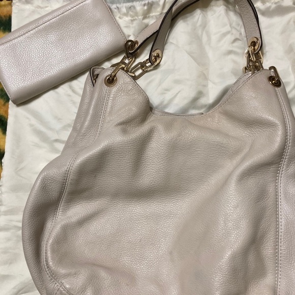 Michael Kors Bag With Matching Wallet - Picture 3 of 4